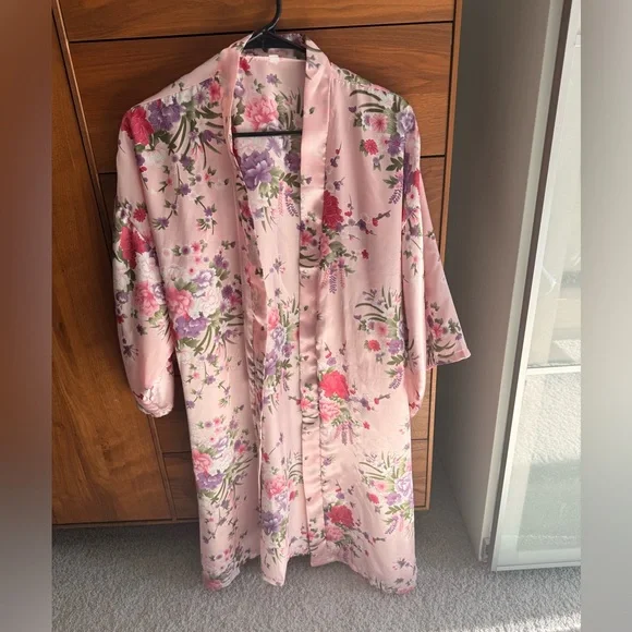 Amazon Pink Floral Satin Kimono - Picture 12 of 15